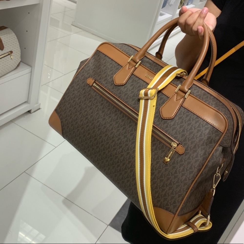 Last one‼️✈️New MK luggage weekender travel bag - Picture 2 of 7